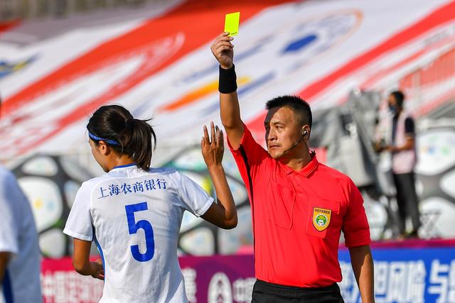 维拉表现不佳，加纳乔成替补板凳常客